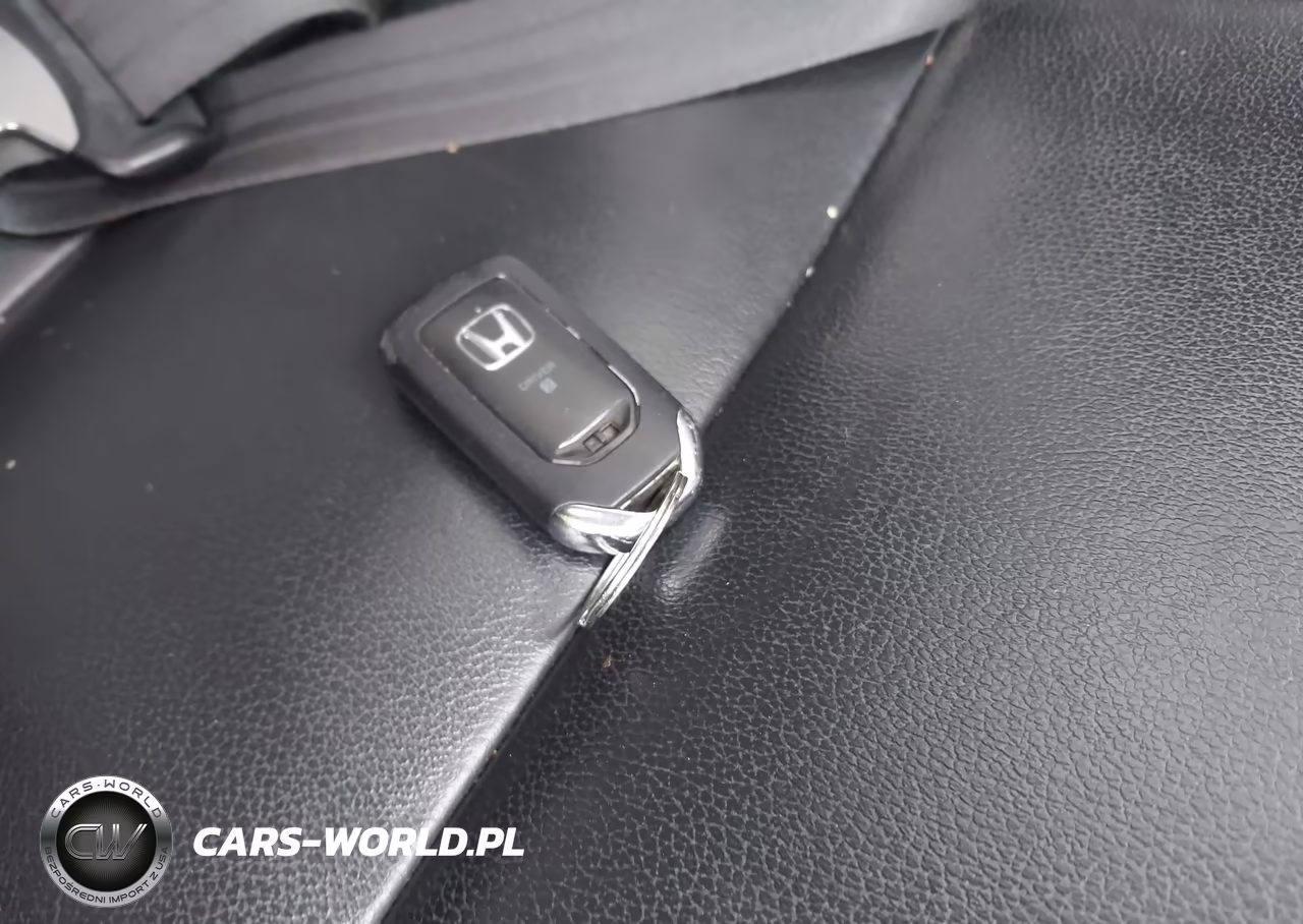 2017 Honda Pilot Touring VIN:5FNYF6H91HB033111 - 11