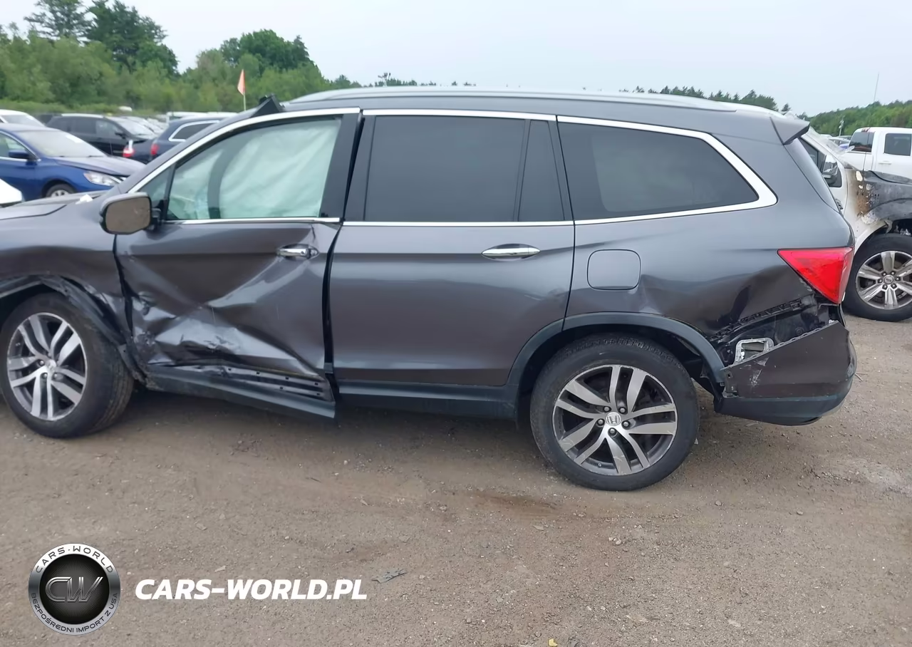 2017 Honda Pilot Touring VIN:5FNYF6H91HB033111 - 14