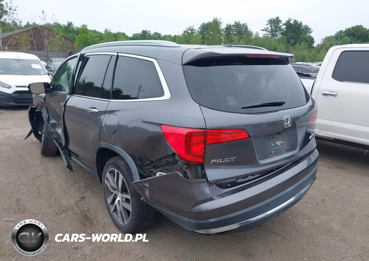 2017 Honda Pilot Touring VIN:5FNYF6H91HB033111 - 3