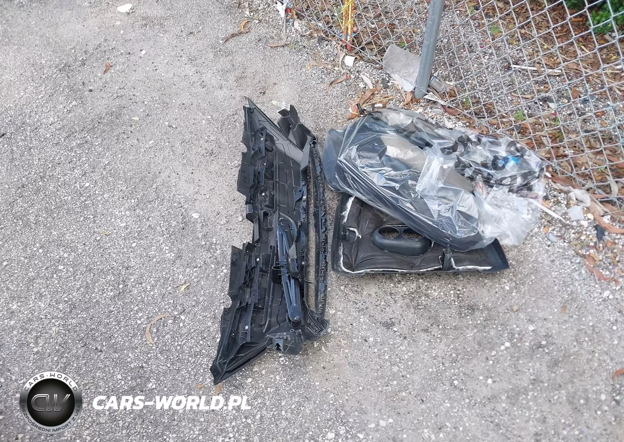 2019 Toyota Yaris L VIN:3MYDLBYVXKY516557 - 12