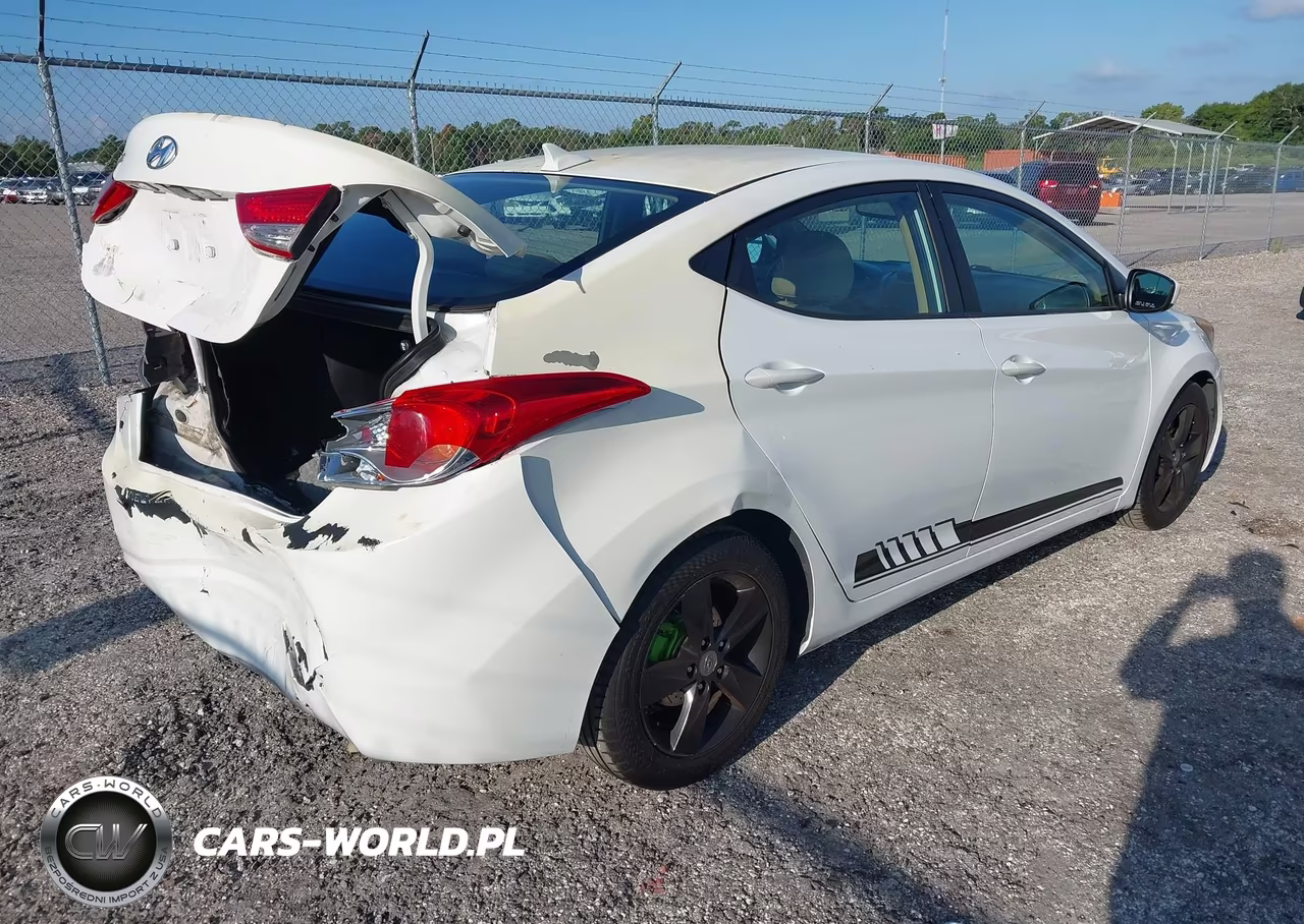 2013 Hyundai Elantra Gls VIN:5NPDH4AE5DH408448 - 4