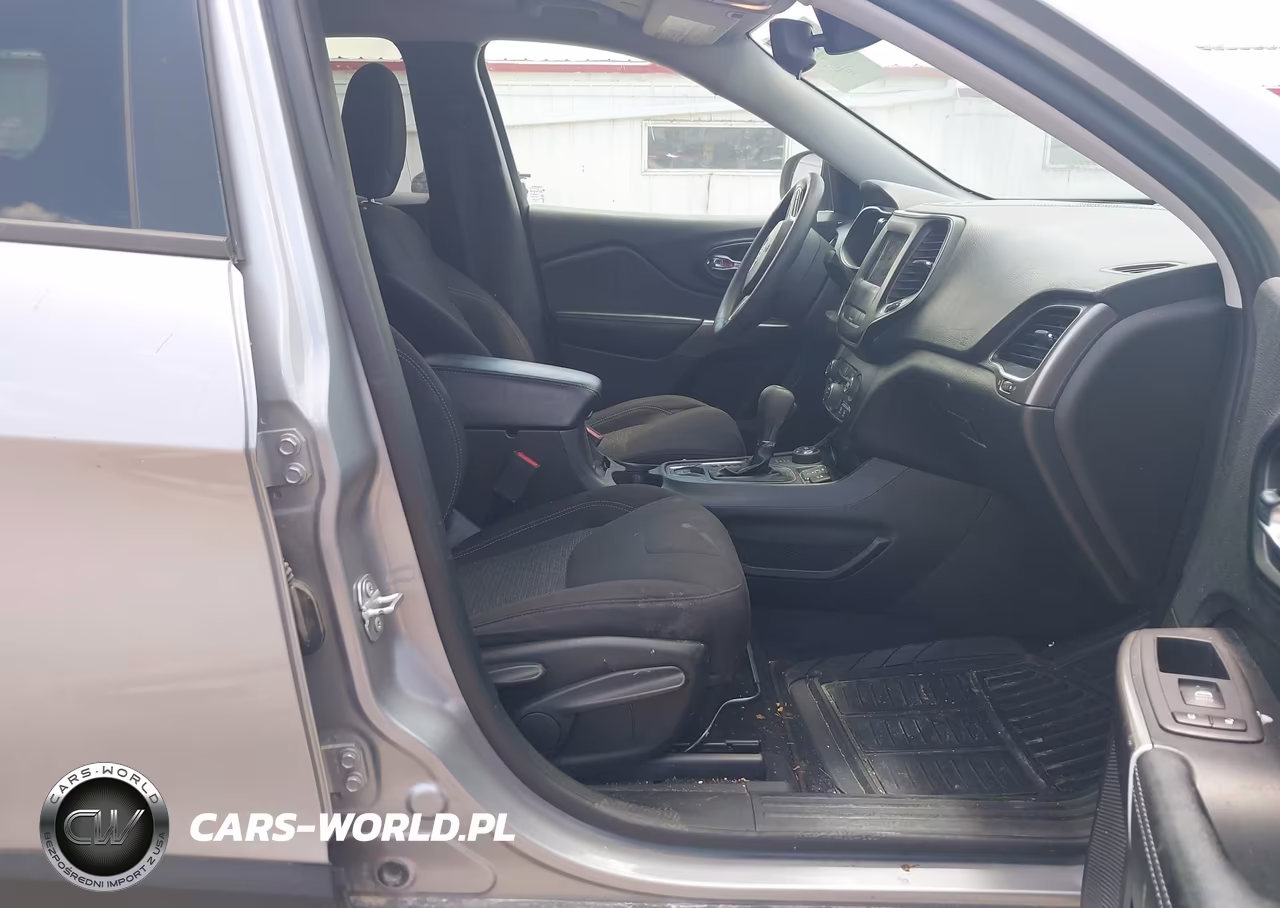 2021 Jeep Cherokee Latitude 4X4 VIN:1C4PJMCB8MD115752 - 5