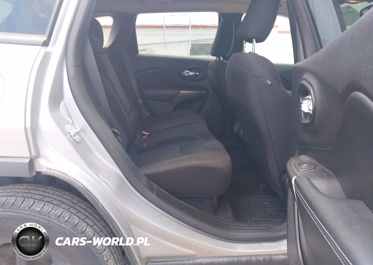 2021 Jeep Cherokee Latitude 4X4 VIN:1C4PJMCB8MD115752 - 8