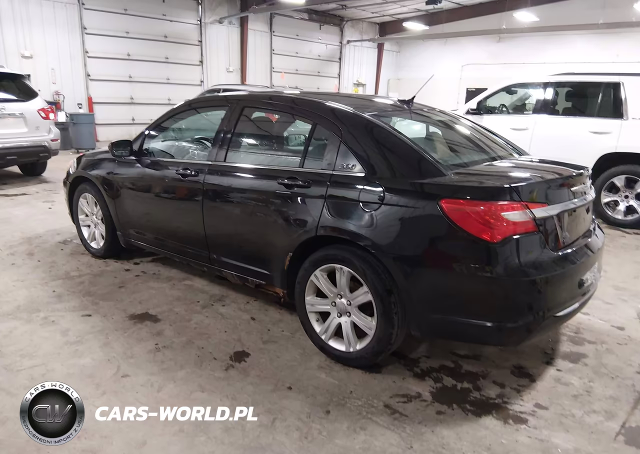 2012 Chrysler 200 Touring VIN:1C3CCBBB7CN130660 - 3