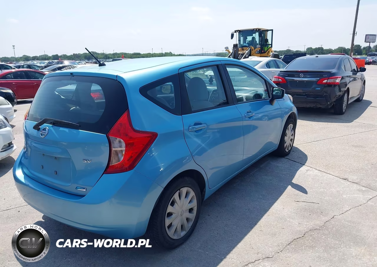 2015 Nissan Versa Note S (Sr)-S Plus-Sl-Sr-Sv VIN:3N1CE2CP1FL352411 - 4