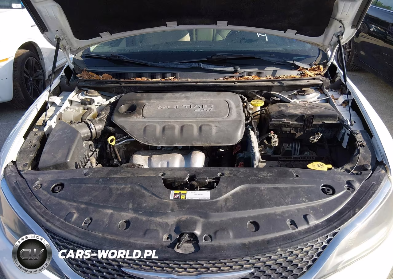 2015 Chrysler 200 Limited VIN:1C3CCCABXFN607206 - 10