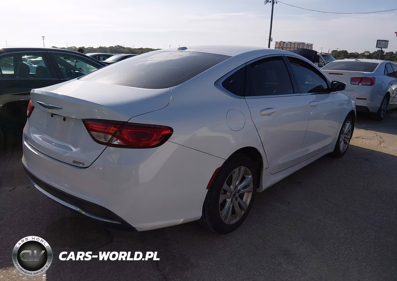 2015 Chrysler 200 Limited VIN:1C3CCCABXFN607206 - 4