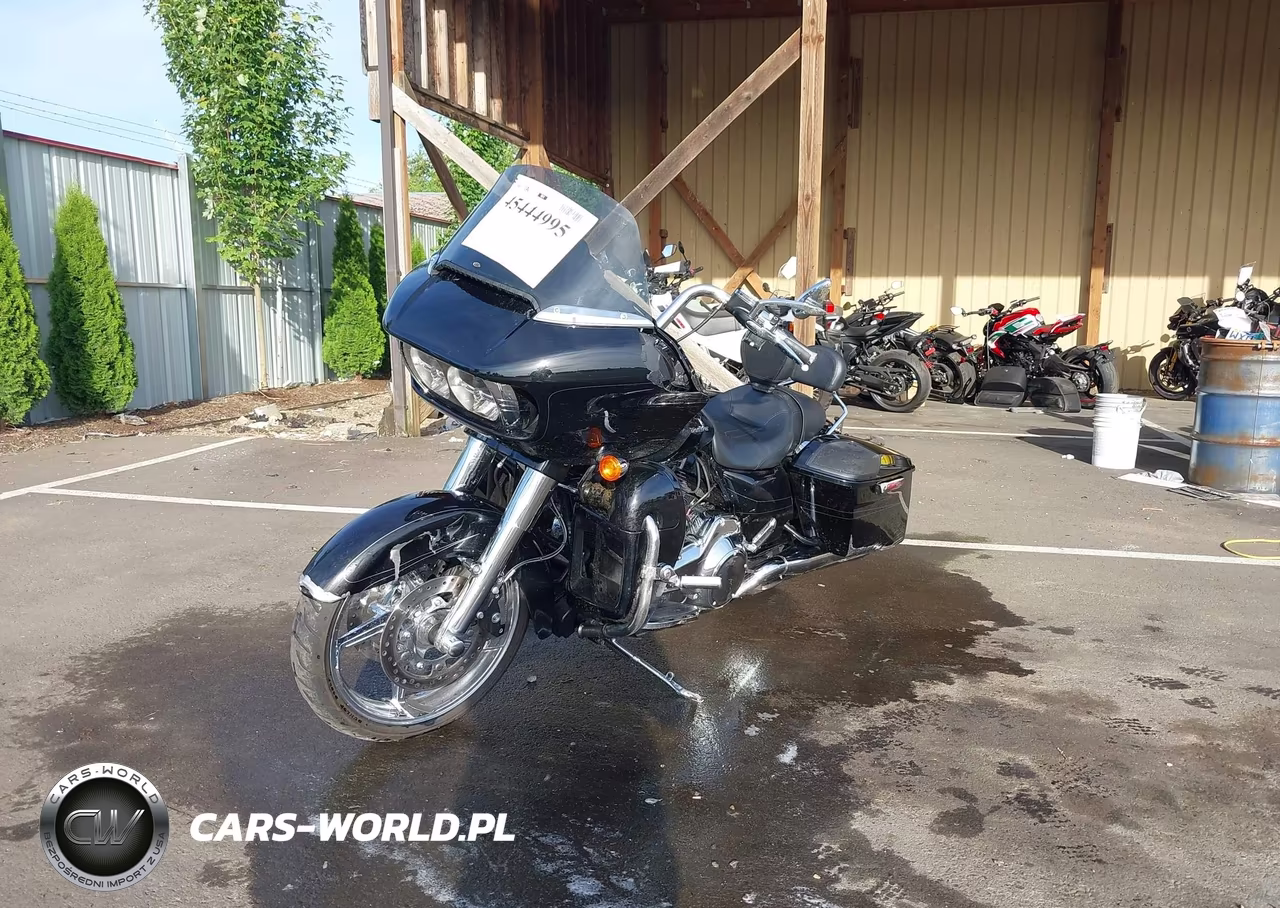 2016 Harley-Davidson Fltrxs Road Glide Special VIN:1HD1KTM10GB647241 - 2