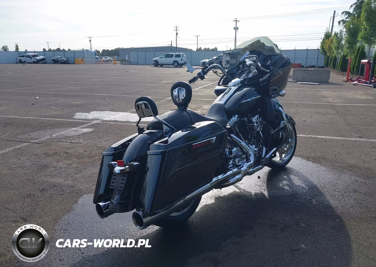 2016 Harley-Davidson Fltrxs Road Glide Special VIN:1HD1KTM10GB647241 - 4