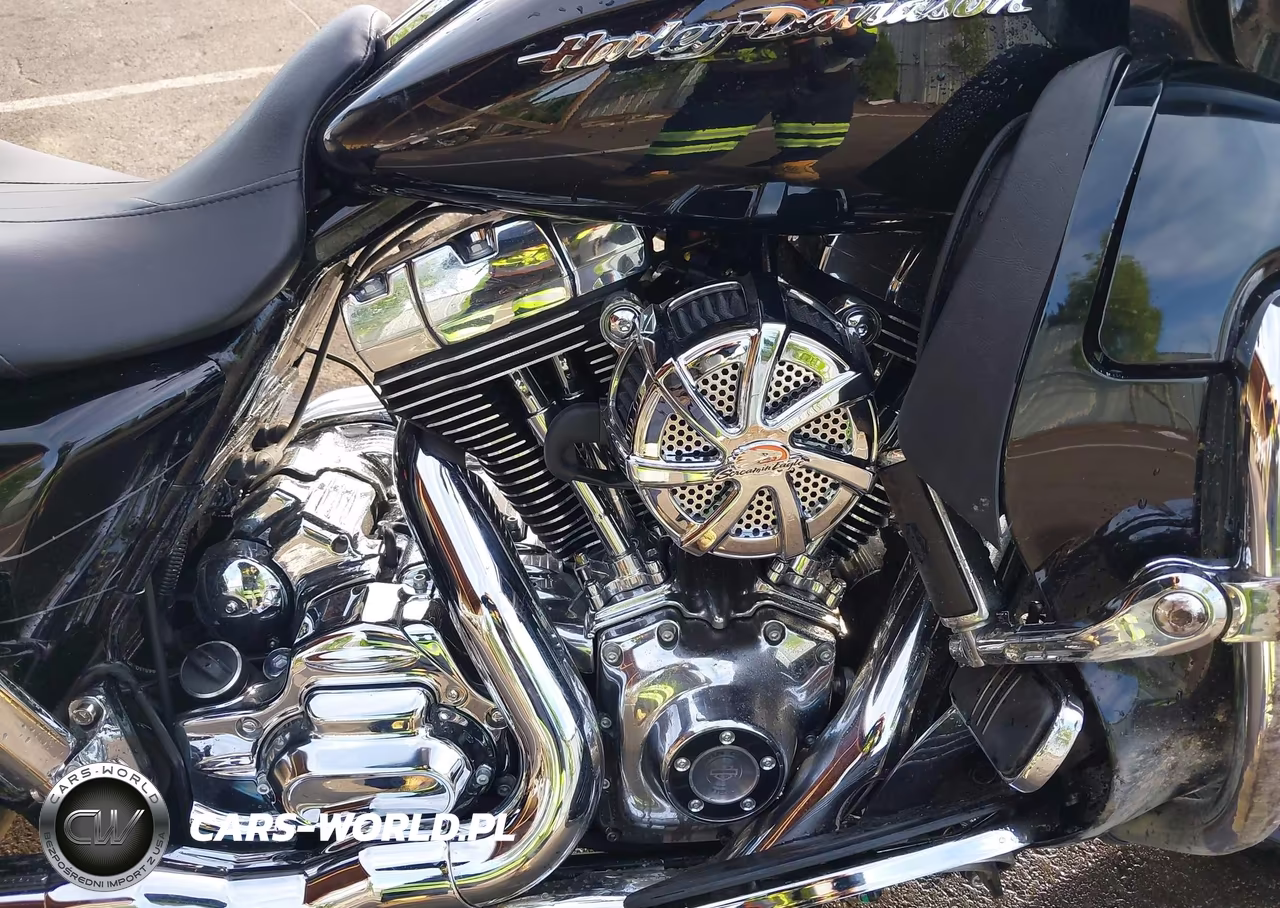 2016 Harley-Davidson Fltrxs Road Glide Special VIN:1HD1KTM10GB647241 - 8