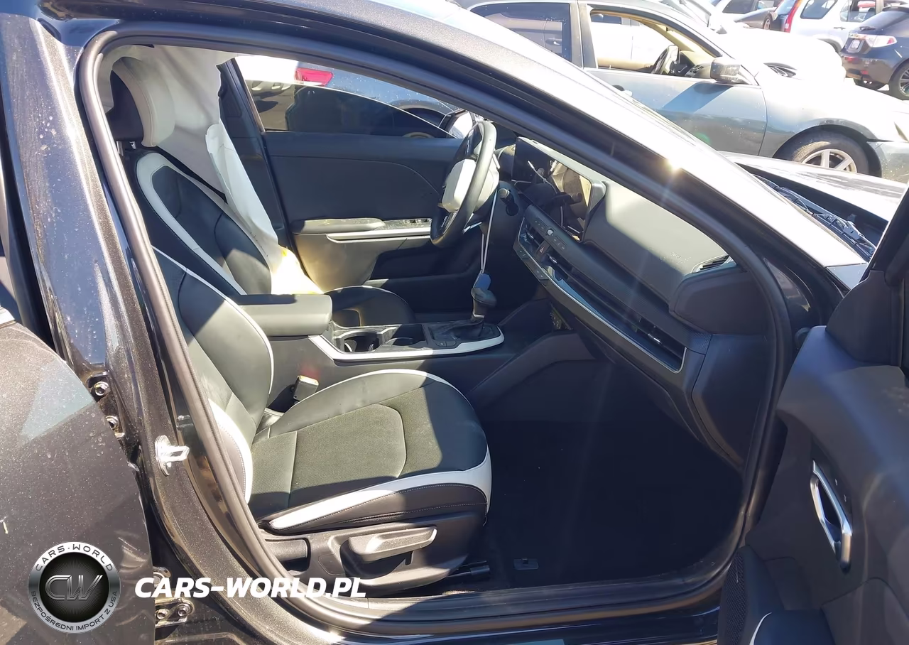 2026 Kia K4 Gt-Line VIN:3KPFW4DE0TE283887 - 5