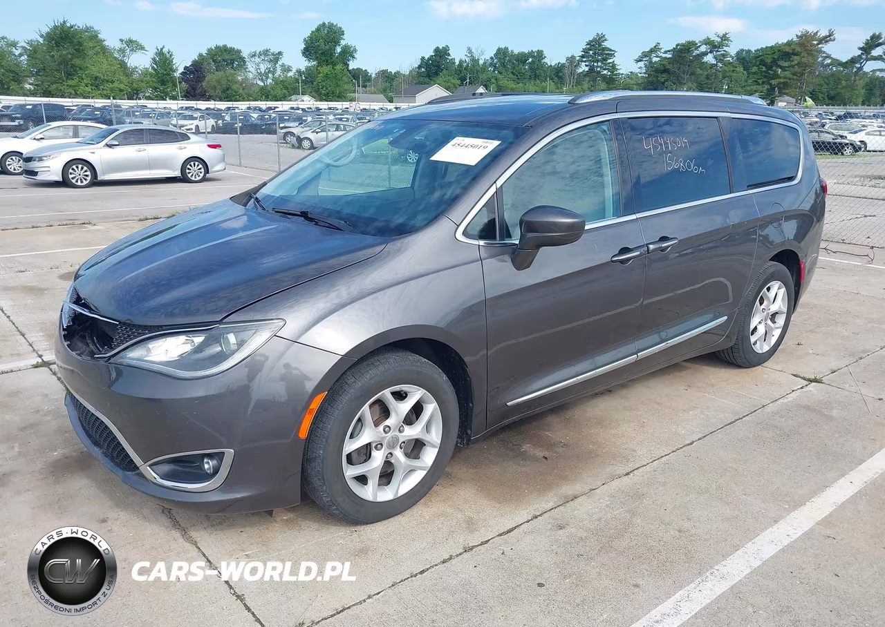 2017 Chrysler Pacifica Touring-L Plus VIN:2C4RC1EG1HR577311 - 2