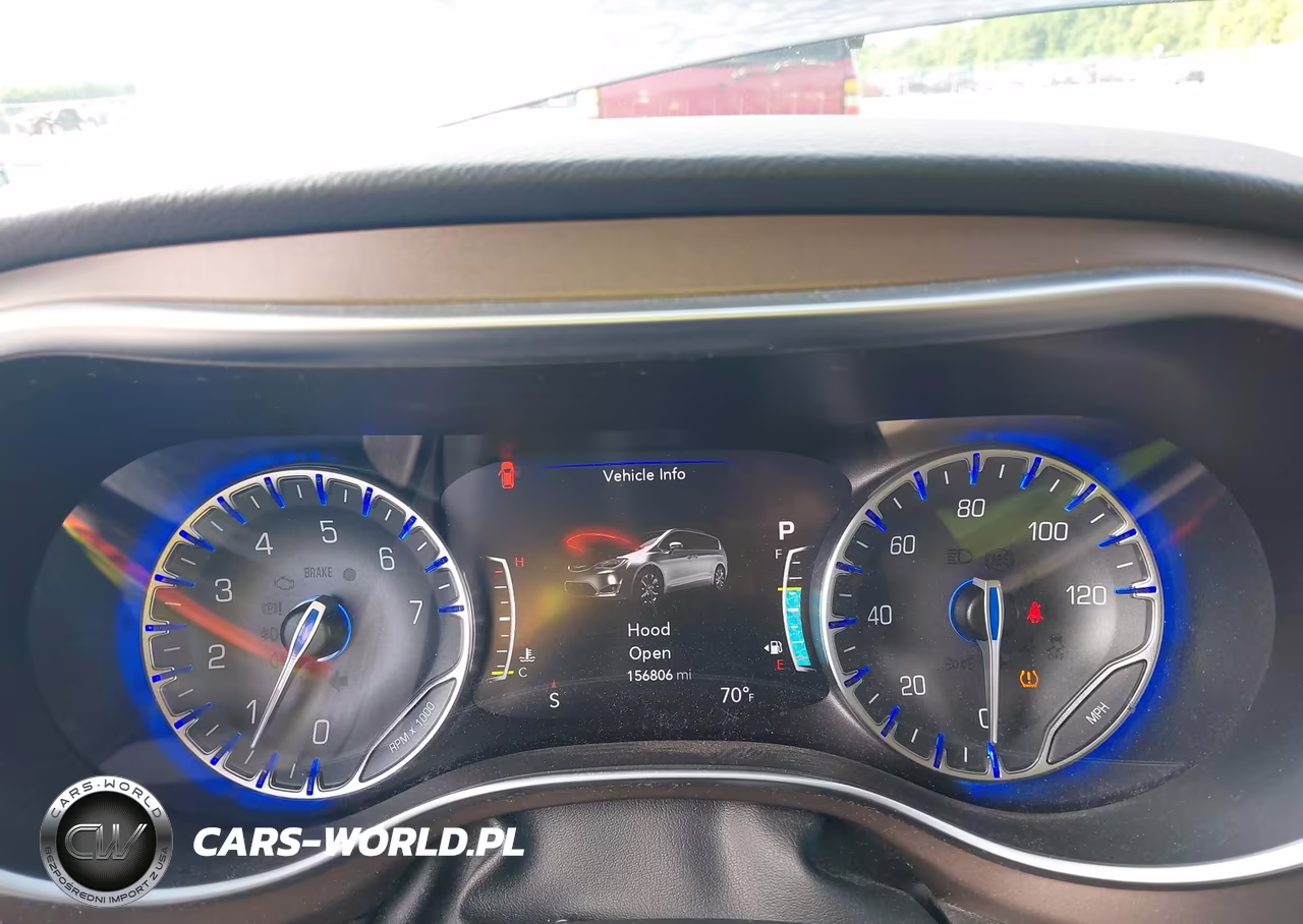 2017 Chrysler Pacifica Touring-L Plus VIN:2C4RC1EG1HR577311 - 7