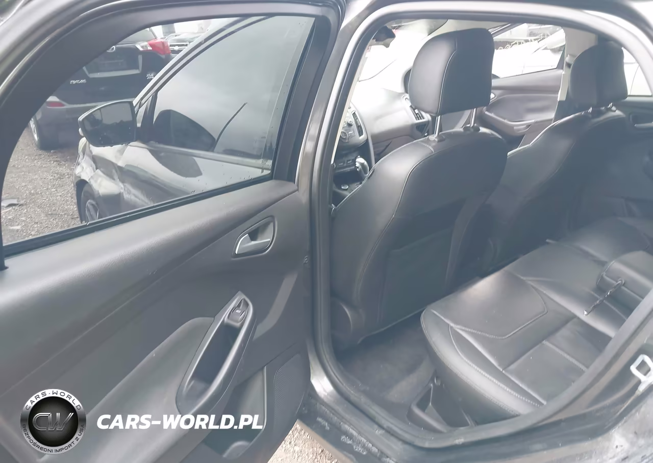 2016 Ford Focus Se VIN:1FADP3K28GL332909 - 8