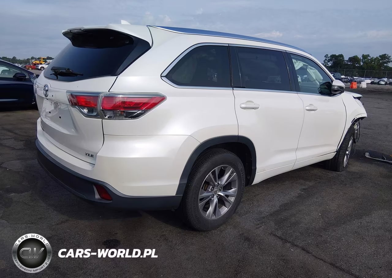 2015 Toyota Highlander Xle V6 VIN:5TDKKRFH7FS057662 - 4