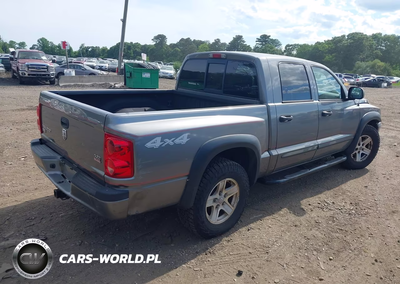 2005 Dodge Dakota Laramie VIN:1D7HW58N85S131631 - 4