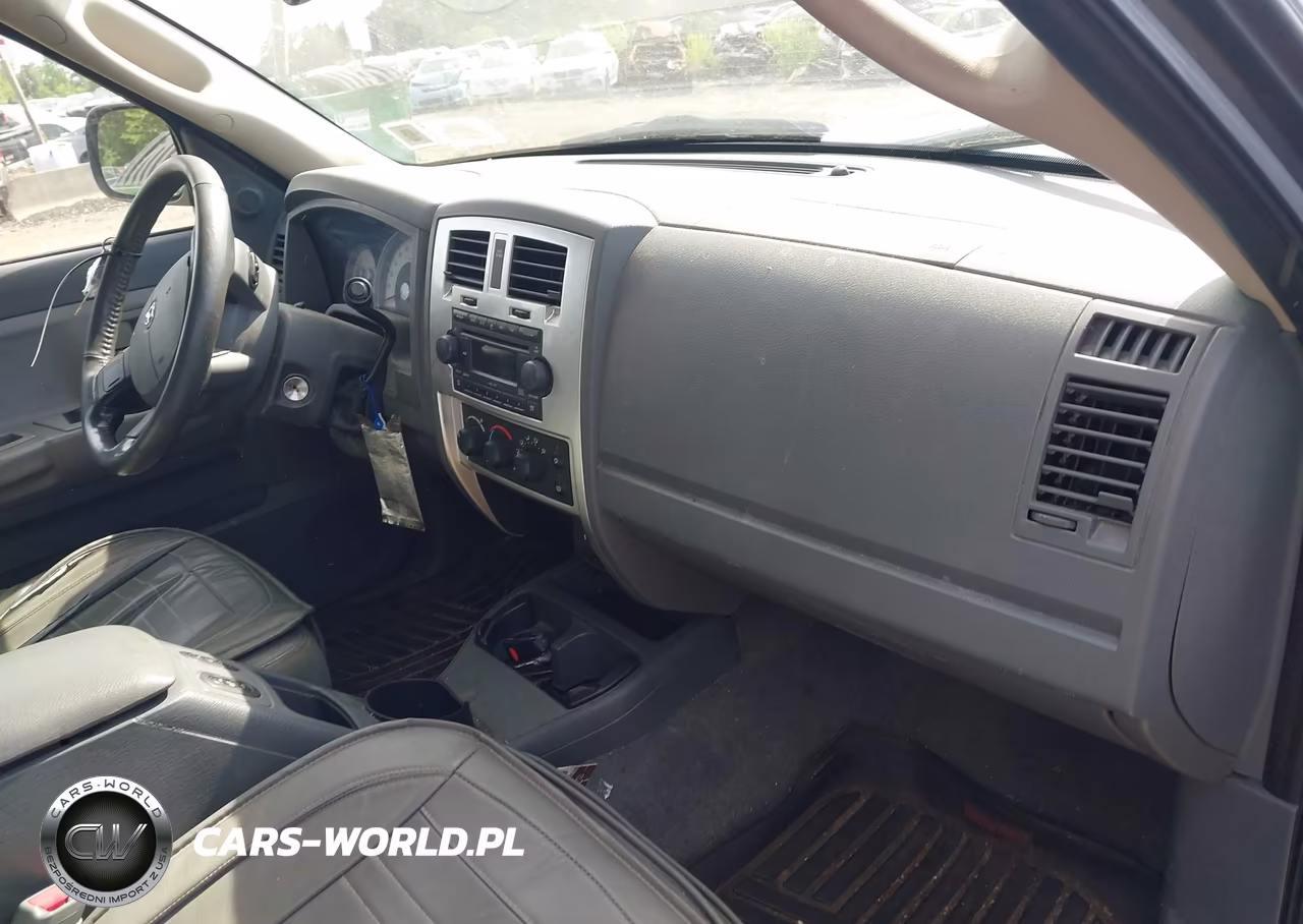 2005 Dodge Dakota Laramie VIN:1D7HW58N85S131631 - 5