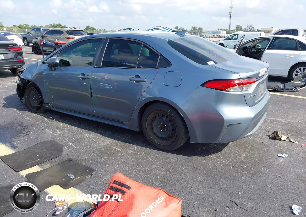 2020 Toyota Corolla Le VIN:5YFEPRAE7LP101045 - 3