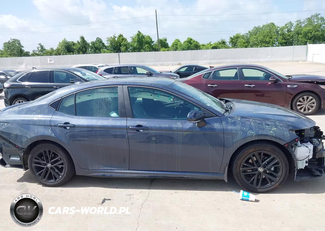 2026 Toyota Camry Se VIN:4T1DAACK2TU661233 - 14