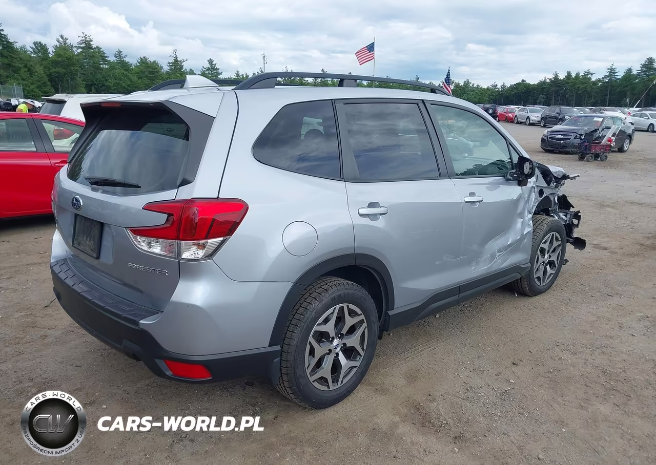 2019 Subaru Forester Premium VIN:JF2SKAGC7KH564937 - 4