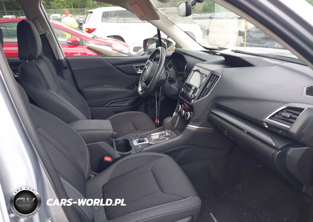 2019 Subaru Forester Premium VIN:JF2SKAGC7KH564937 - 5