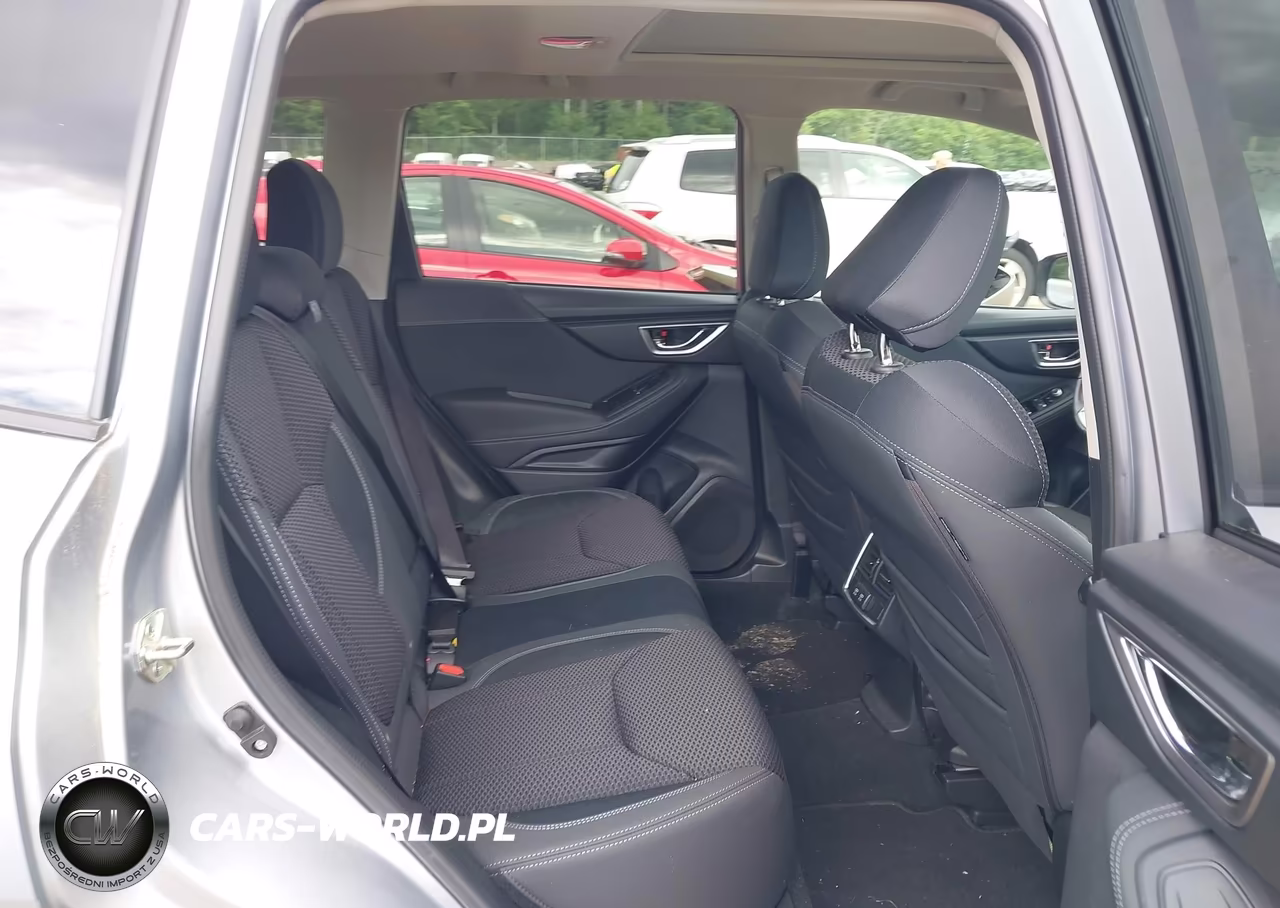 2019 Subaru Forester Premium VIN:JF2SKAGC7KH564937 - 8