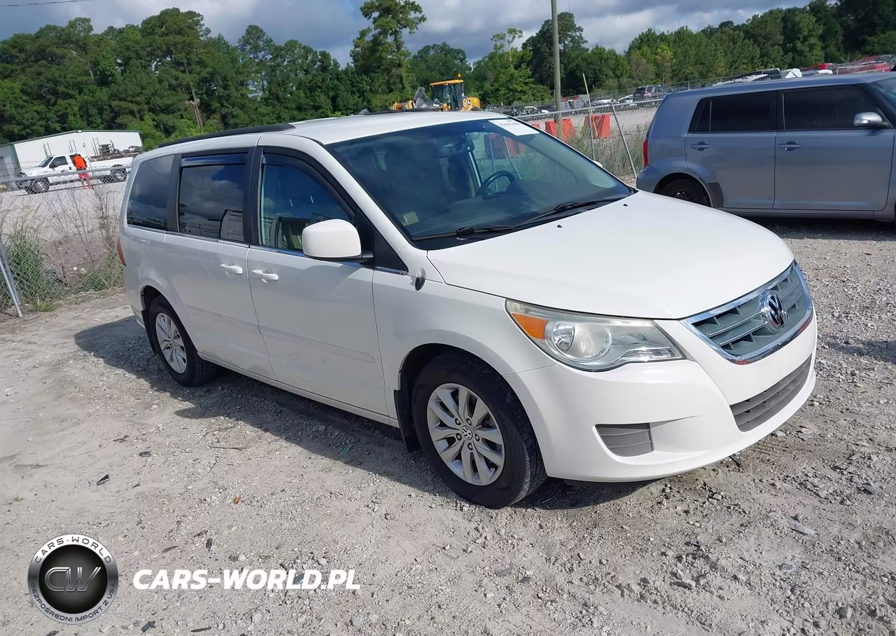 2012 Volkswagen Routan Se