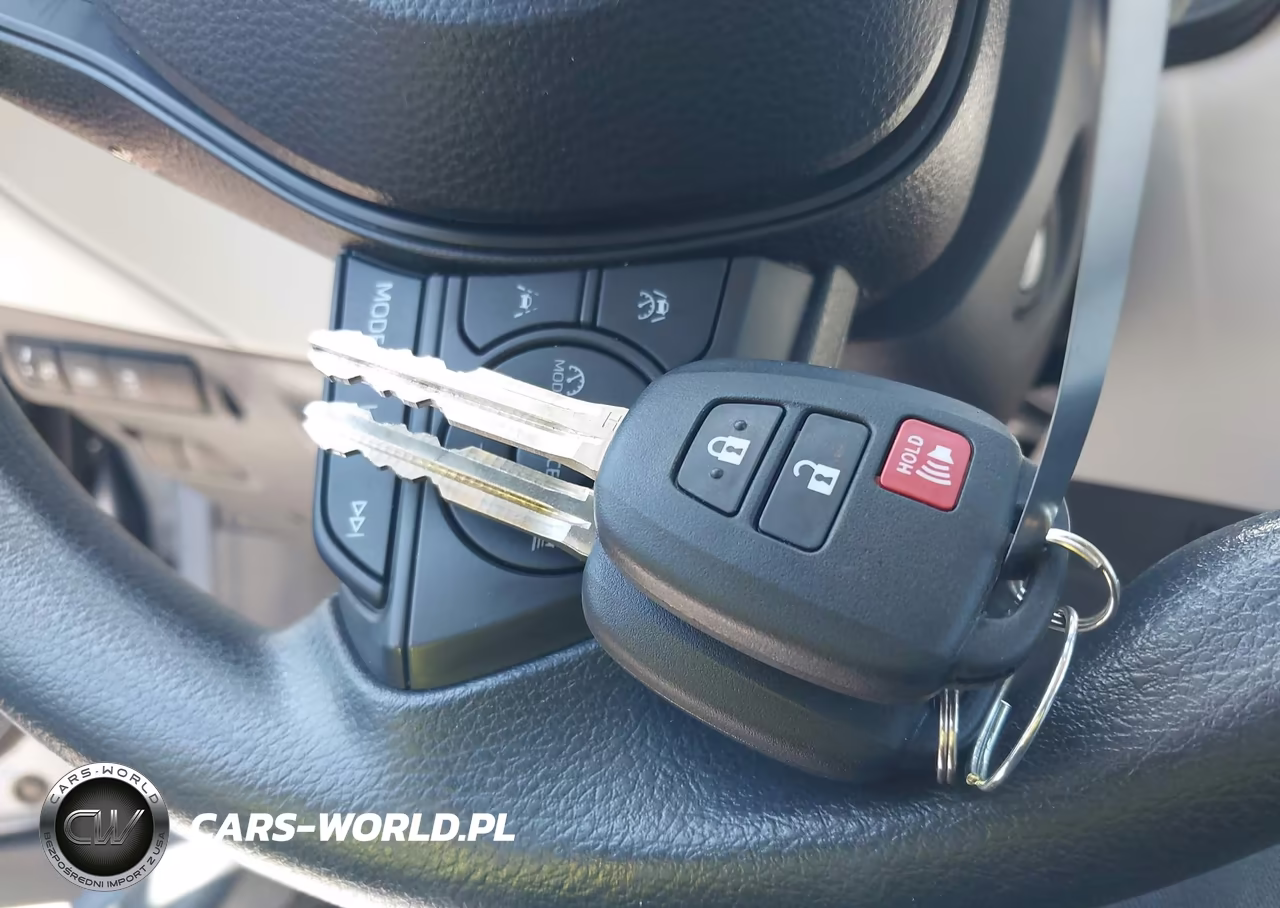 2026 Toyota Corolla Cross L VIN:7MUAAAAG8TV161772 - 11