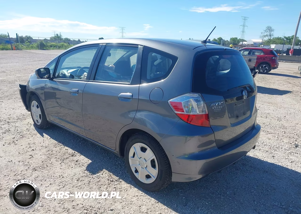 2013 Honda Fit VIN:JHMGE8H33DC069491 - 3