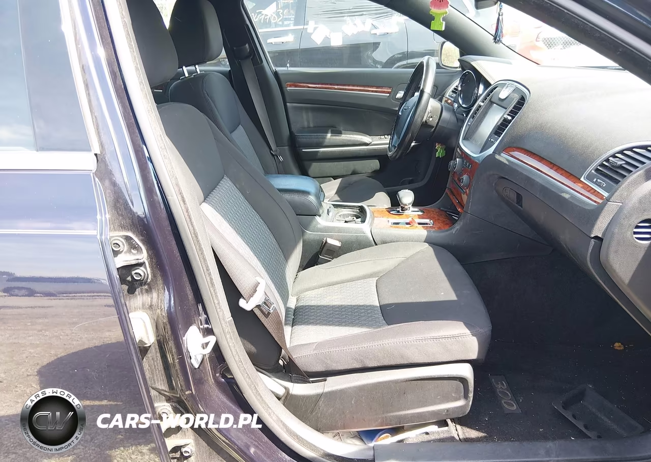 2012 Chrysler 300 VIN:2C3CCAAG7CH312052 - 5