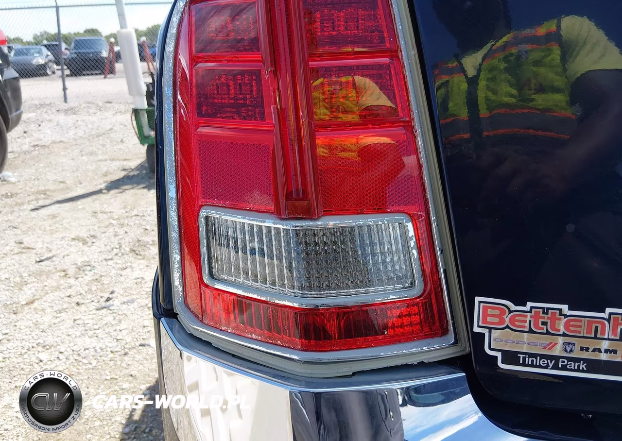 2012 Chrysler 300 VIN:2C3CCAAG7CH312052 - 6