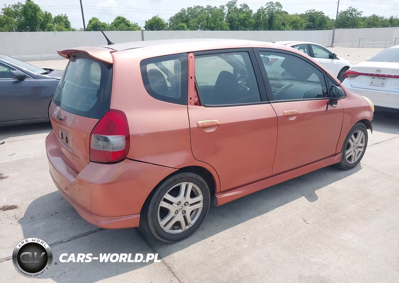 2008 Honda Fit Sport VIN:JHMGD38648S015502 - 4