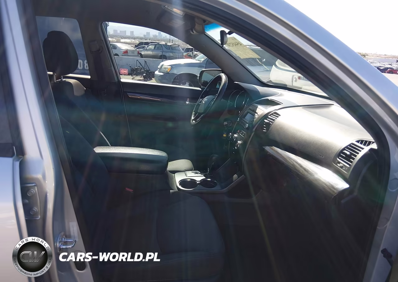 2013 Kia Sorento Lx VIN:5XYKT3A18DG380861 - 5