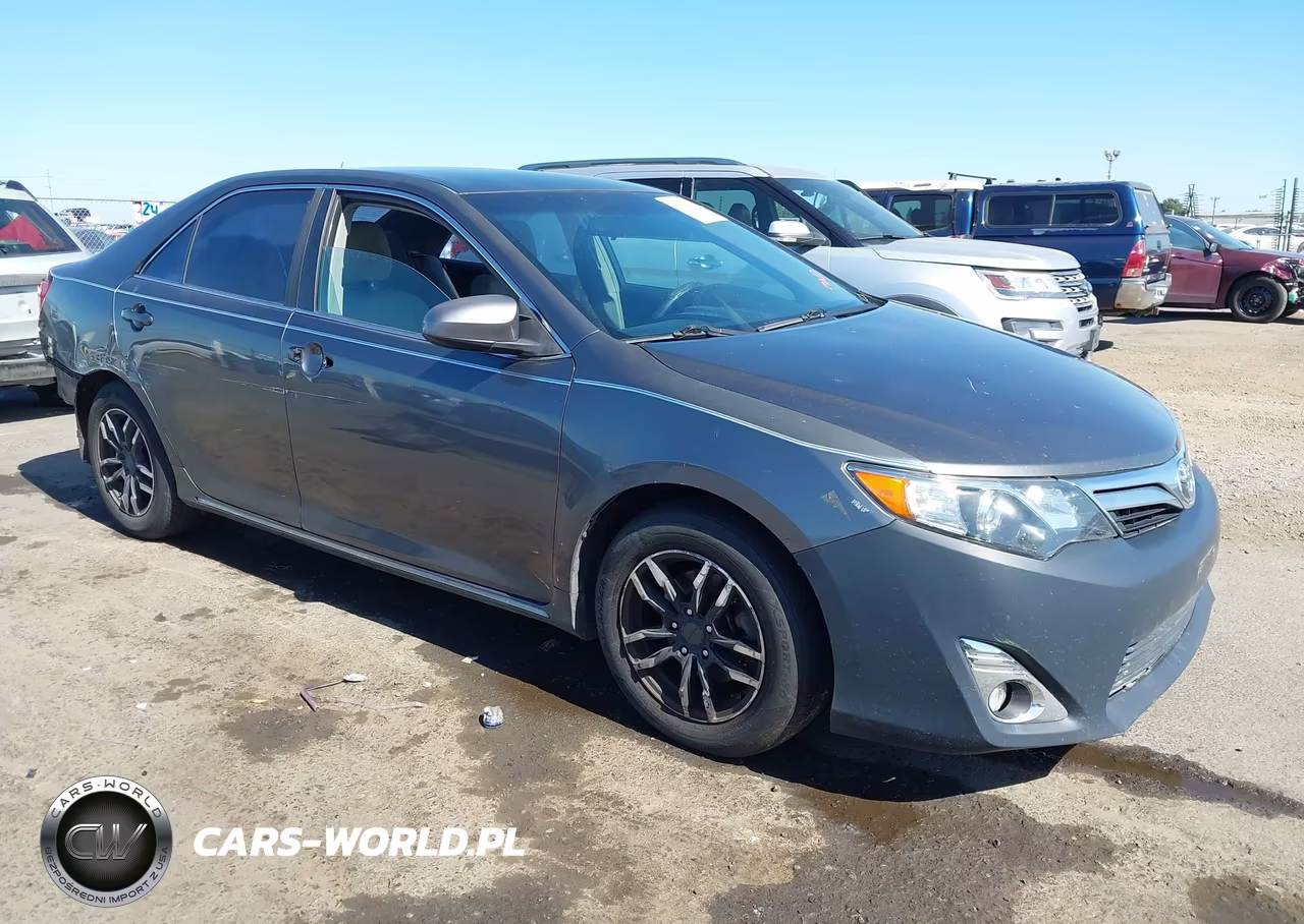 2012 Toyota Camry Le – zdjęcie 1 z 14