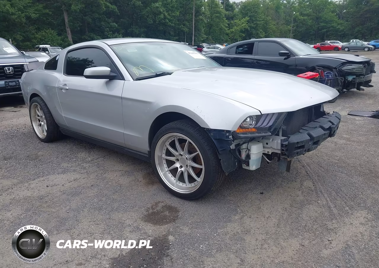2010 Ford Mustang V6-V6 Premium – zdjęcie 1 z 17