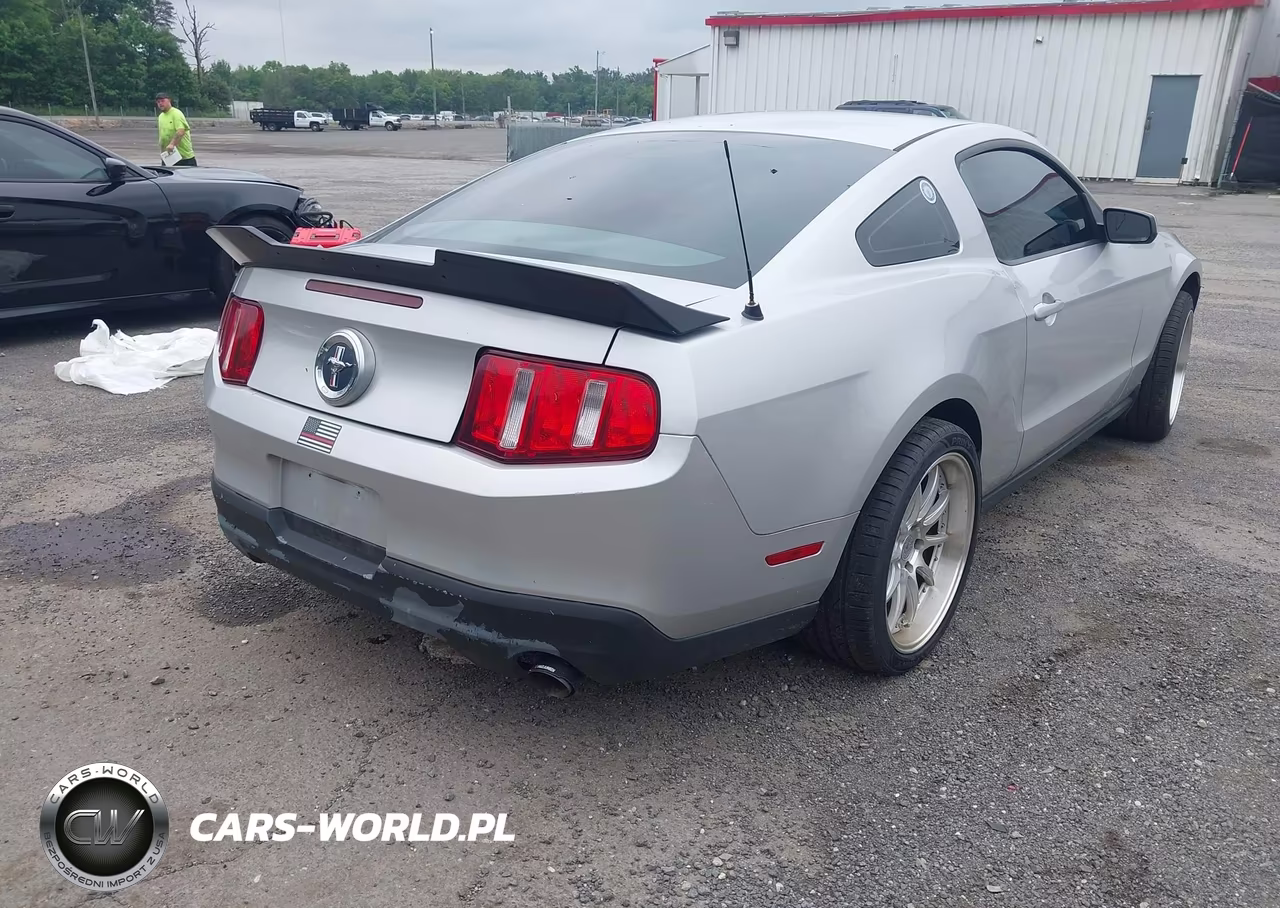 2010 Ford Mustang V6-V6 Premium VIN:1ZVBP8AN5A5165184 - 4
