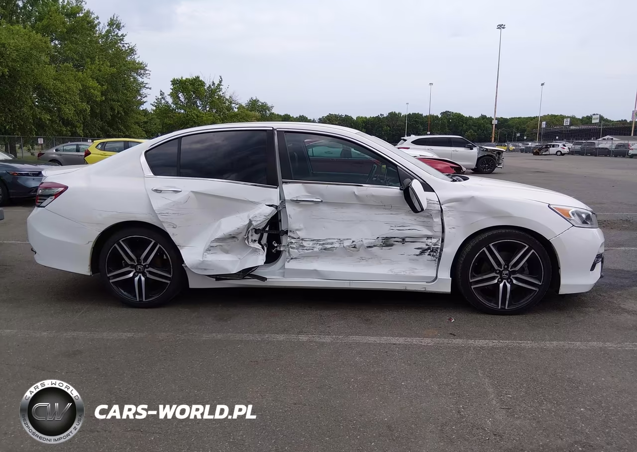 2017 Honda Accord Sport VIN:1HGCR2F51HA306004 - 13