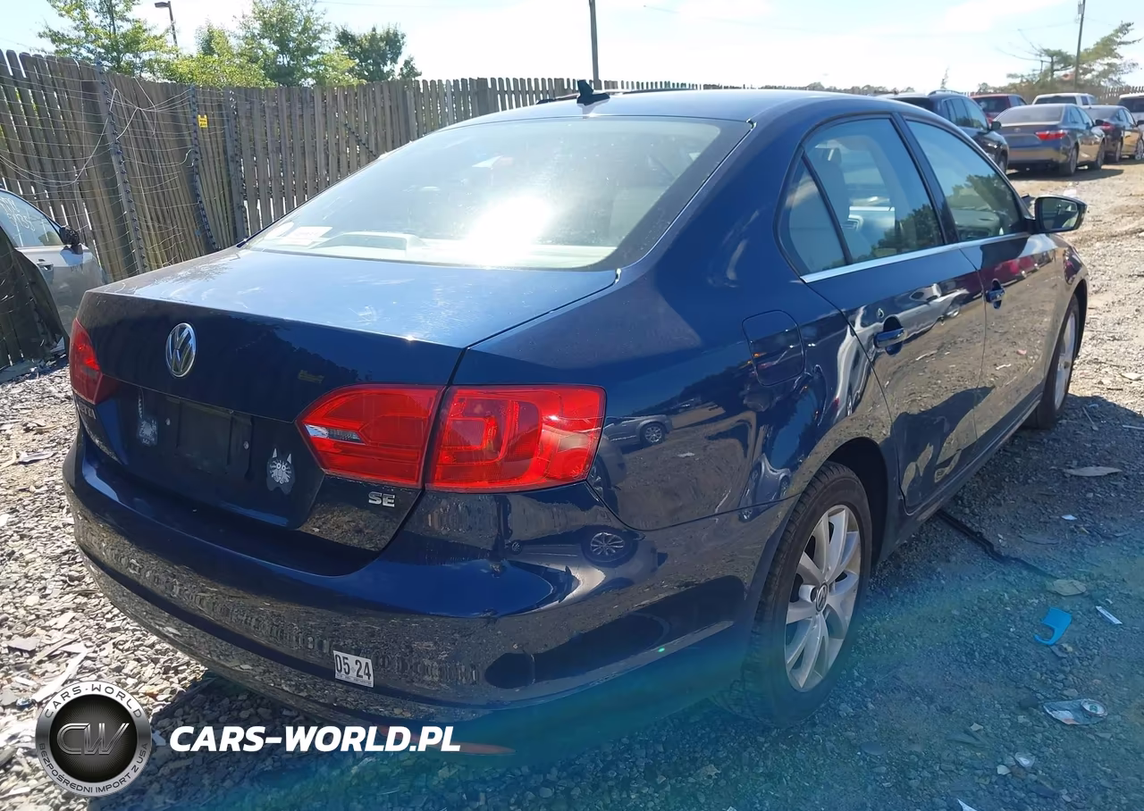 2014 Volkswagen Jetta 1.8T Se VIN:3VWD17AJ2EM371628 - 4