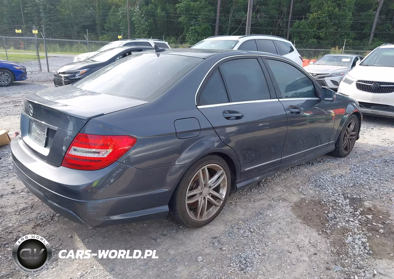 2014 Mercedes-Benz C 250 Sport VIN:WDDGF4HB1EA961580 - 4