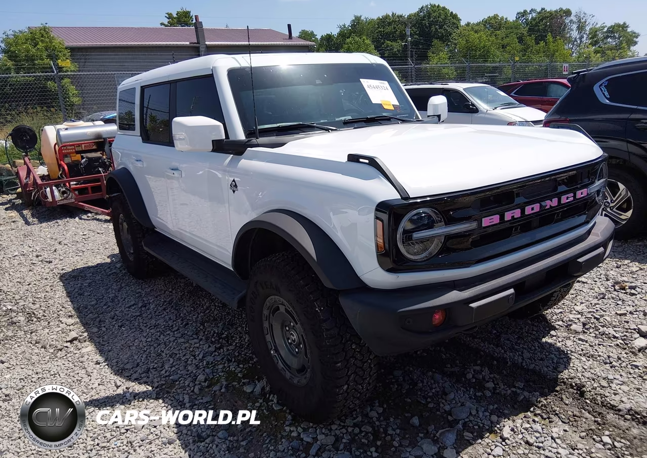 2025 Ford Bronco Outer Banks – zdjęcie 1 z 17