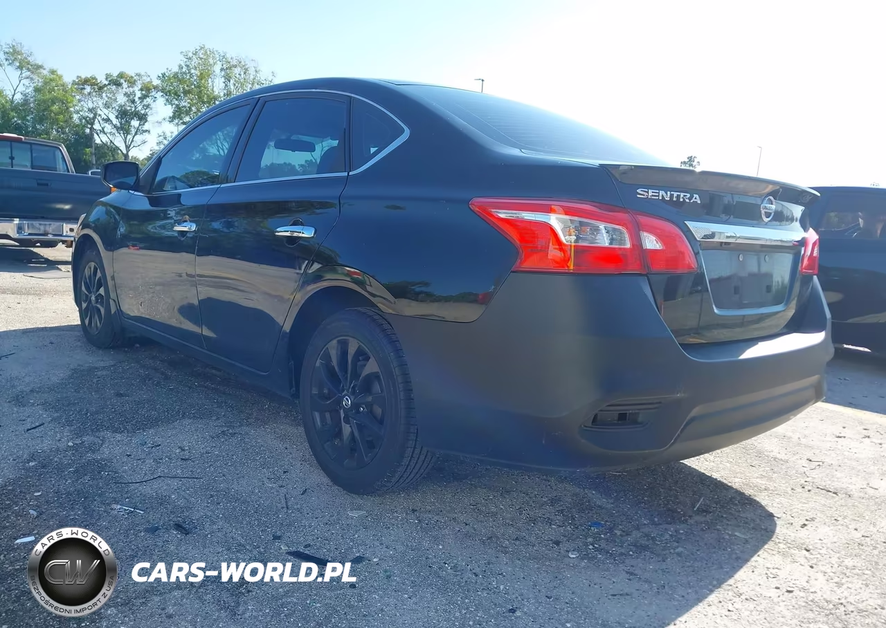 2018 Nissan Sentra S VIN:3N1AB7APXJY318558 - 3