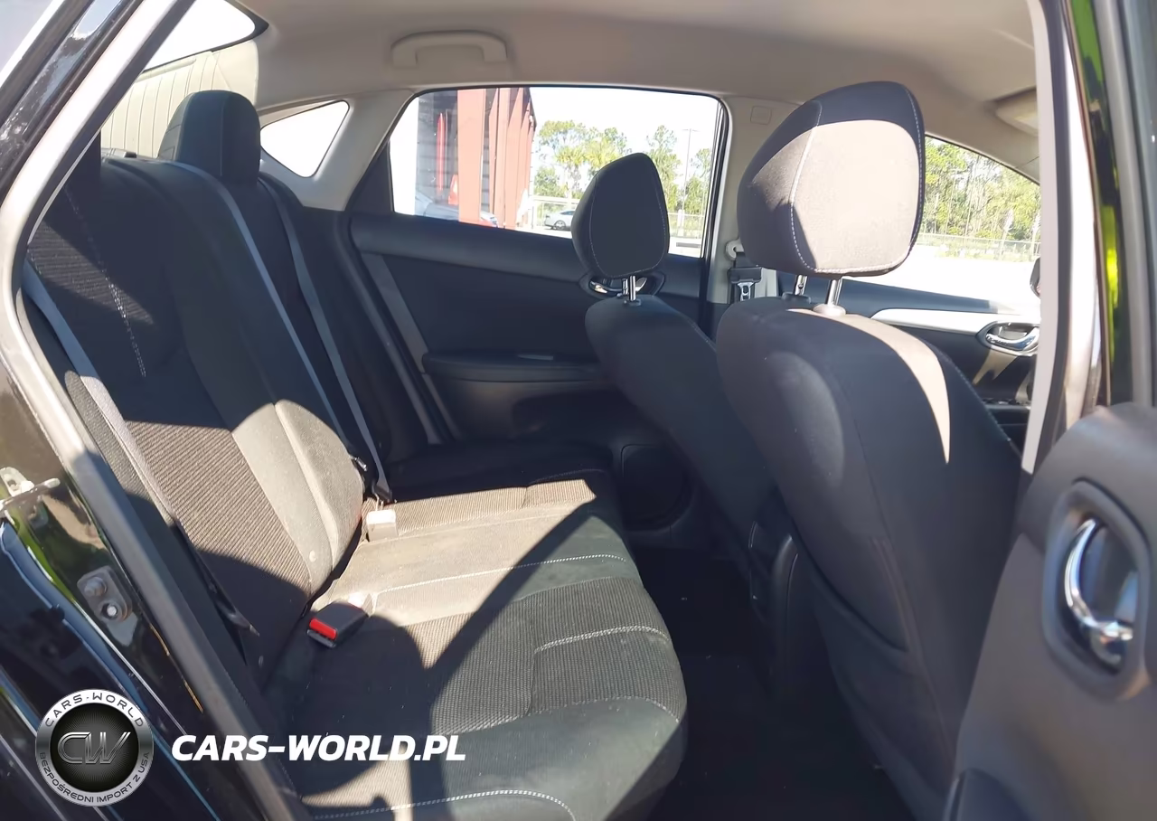2018 Nissan Sentra S VIN:3N1AB7APXJY318558 - 8