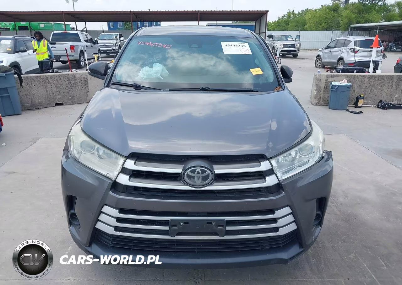 2018 Toyota Highlander Le VIN:5TDZARFH4JS035998 - 12