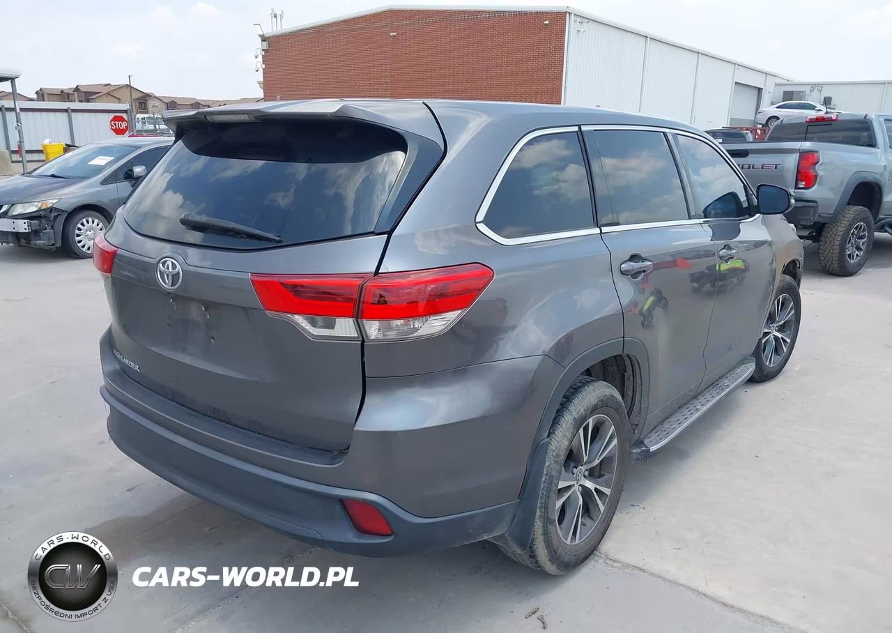2018 Toyota Highlander Le VIN:5TDZARFH4JS035998 - 4