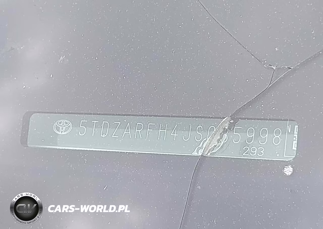 2018 Toyota Highlander Le VIN:5TDZARFH4JS035998 - 9