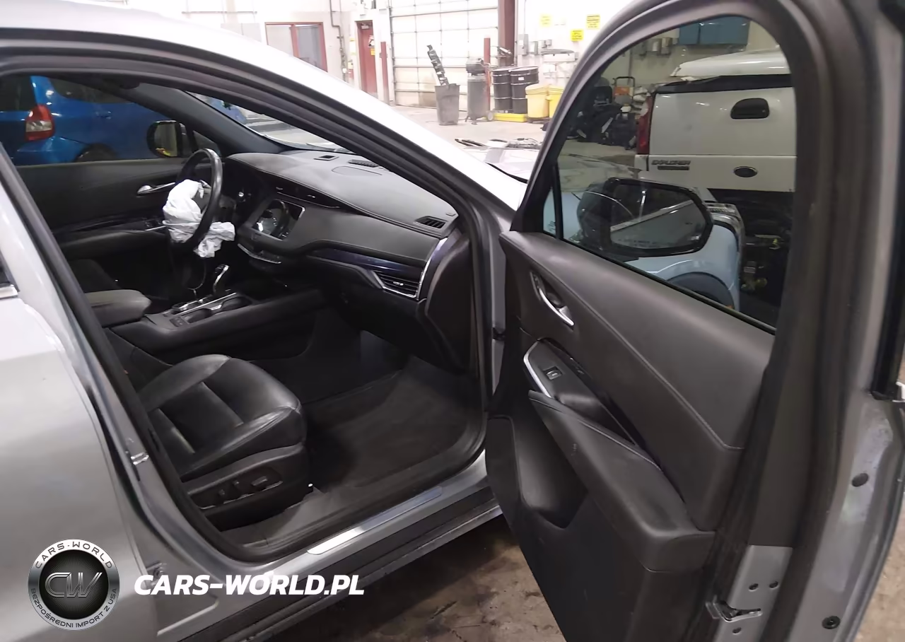 2023 Cadillac Xt4 Awd Luxury VIN:1GYFZBR49PF156041 - 5