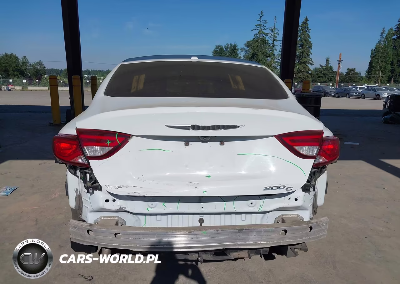 2015 Chrysler 200 C VIN:1C3CCCCBXFN544993 - 17