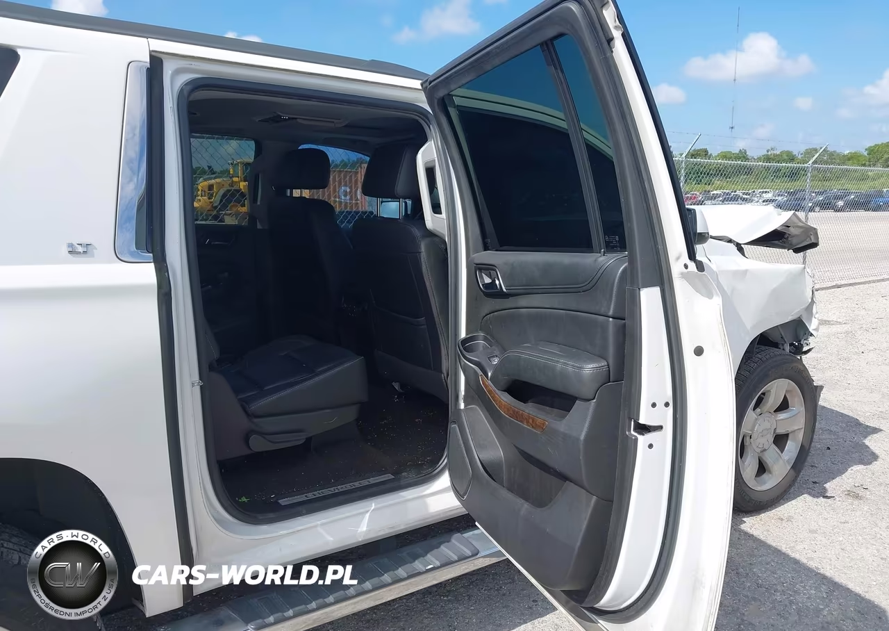2018 Chevrolet Suburban Lt VIN:1GNSCHKC7JR205700 - 8
