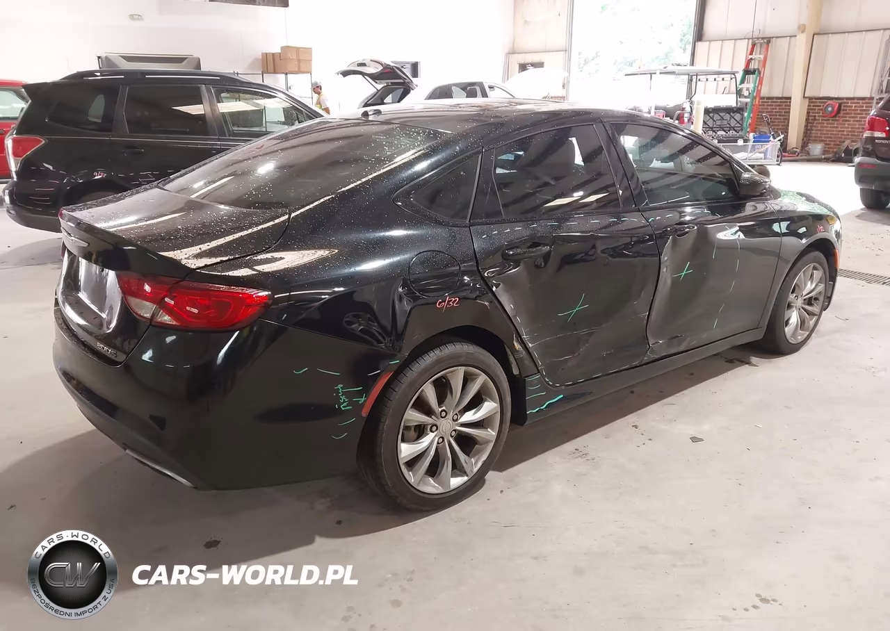 2015 Chrysler 200 S VIN:1C3CCCBB0FN542526 - 4