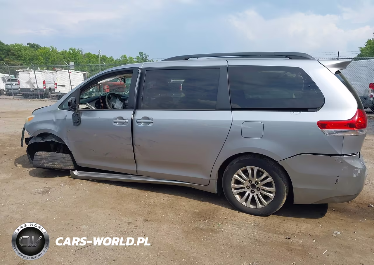 2011 Toyota Sienna Xle V6 VIN:5TDYK3DC0BS106631 - 14